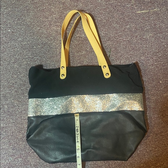 Steve Madden tote size bag - Picture 11 of 11